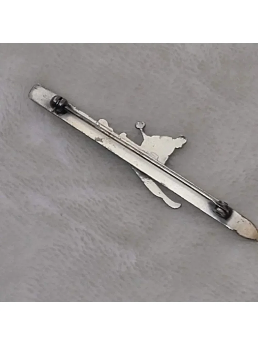 Vintage White Mountains NH Skier Brooch Silver Tone Travel Souvenir Ski Pin